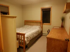 Cabine au bord du lac 3BR / 2BA, vues magnifiques sur la baie, quai, salle de jeux, foyer - Image 4