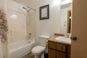Ski village penthouse w/ hot tub & sauna, Hemlock Valley - Image 2