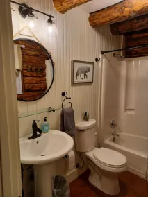  Your Mountain Cabin Getaway Awaits! - Image 2
