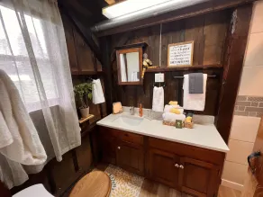 Pocono Cottage - Close to everything! - Image 3