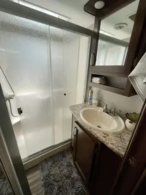 Cozy/5th wheel camper/ fire pit/large deck/close to Hochatown/Pine Creek Lake - Image 3