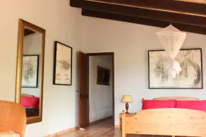 Calme et grand à la campagne avec piscine, forêt, WiFi et TV satellite pour les familles - Image 5