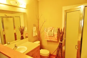 Views from WALLS OF GLASS, artistic decor, rooftop hot tub, wifi - Image 3
