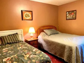 Beech Mountain Getaway with Hot Tub, 4BR, Sleeps 8, Only 2-Night Min Stay! - Image 5
