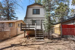 KCs Haven - Relax with the whole family at this peaceful cabin - Image 5