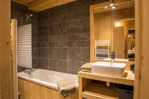 Skihytte 20 p. - 100% renoveret 2016 - I hjertet landsbyen - Sydvendt terrasse - Image 3