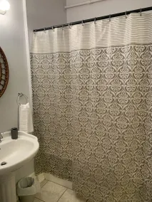 Private room and bathroom in the heart of Cullman. - Image 2