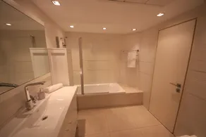 Villa Riviera est la plus luxueuse des villas de la ville. Donc, si vous voulez le meilleur ... - Image 4