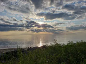 Spacious 4 season Lake Front Cabin Rental - 1 hour north of Winnipeg - Image 3