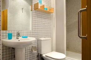 Fantastic and Bright Apartment in the Heart of Gothic area 10 min from the beach - Image 2
