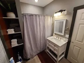 Downtown, Themed Rooms w/Luxury Design - Image 4
