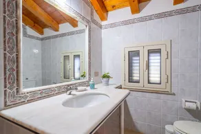 Villa 'Mariavittoria' con vistas al mar, Wi-Fi y aire acondicionado - Image 5