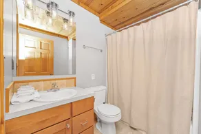 11 Acre Wood - Cabin getaway - fishing & swimming pond - hot tub - Image 3