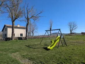Escápate a la naturaleza: Casa moderna y espaciosa con spa en pueblo pintoresco - Image 2
