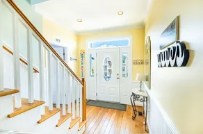 Beautifully Decorated, 3 King Master Bedrooms, AND a Heated Pool by the Ocean - Image 2
