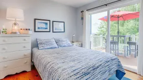 Lakeview Cottage: \"Beautiful Sunset Views!\" - Image 5