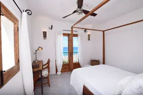 Exclusive villa on the beach front. FREE WIFI - Image 3