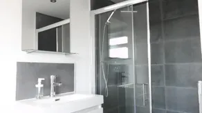 Grand Airport Ensuites - Image 3