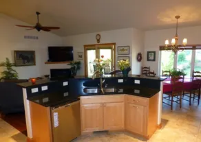 Exceptional Comfort Quiet Clean 4 Bed 3 Bath next to woods - 21 min to Madison - Image 3