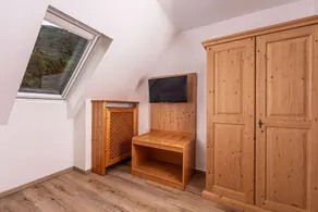 Acogedor apartamento para 2-5 personas con 3 dormitorios + 2 baños en una hermosa ubicación apartada con vistas a la montaña. - Image 2