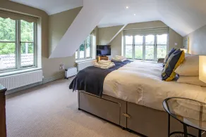 Lovely Cotswolds farm house on an award winning vineyard with stunning views - Image 5