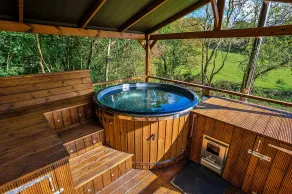 Finest Retreats - Wakehurst Luxury Dome - Image 4