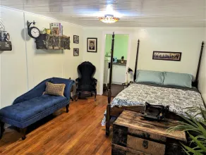 Ticketmaster Chamber - Historic Lakefront Studio Cabin with Kayaking - Image 4