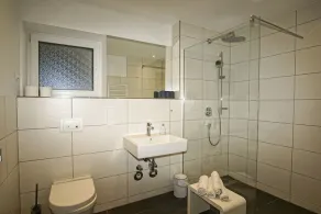 Apartment close to the harbor on the upper floor with balcony - Haus Hafenkieker FeWo 08 - Image 2