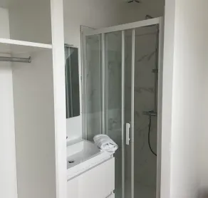 Appartement proche gare ★ T2 ★ Dernier Etage ★ ByLocly - Image 5