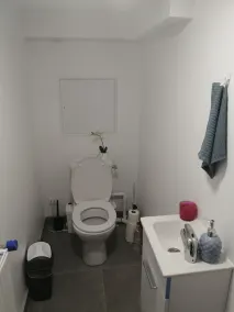 Comfortable private floor in a house - Image 2