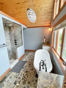 Brookville Ridge - Gorgeous Lake Home w/ Pool, Putting Green, Game Room - Image 3