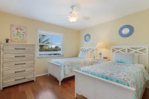 Vente de printemps! Prix r��duit jusqu'au 31 mai! Island Hideaway East- Superbe piscine privée à la maison à quelques pâtés de maison de la plage! - Image 5