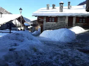 Cabin in characteristic mountain village - Image 5