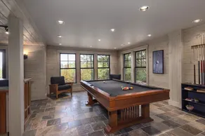 Modern Home with Mountain Views, Hot tub, Pool Table, and Gourmet Kitchen. - Image 4