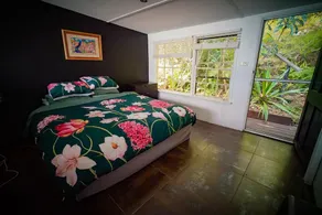 Riverside retreat - Image 3