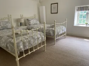 Spacious period cottage walking distance to shop, cafe and pub - Image 3
