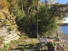 South Hero Guesthouse with lake access and great sunsets - Image 2