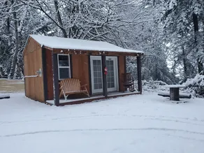 Bunkhouse Dry Cabin Farm Rustic private secure - Image 5