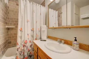 Middle floor 3 bedroom near downtown bozemanrents - Image 2