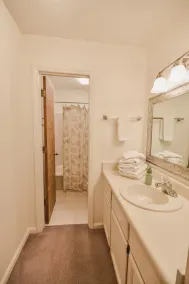 Hermitage 1g 2 Bedroom Condo by RedAwning - Image 2