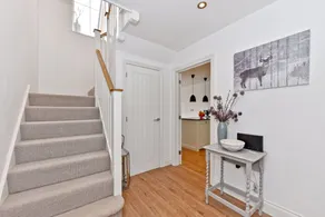 Modern Cottage with rural views near charming pub, near Henley on Thames - Image 2