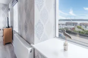 Harbour View - 2 Bedroom Apartment - Milford Haven - Image 2