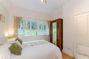 Luxury Forest Lodge with Games Room in Idyllic Location - Dog friendly, sleeps 8 - Image 5