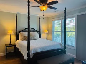 Blue Sunset 4 Bedroom Home by RedAwning - Image 3