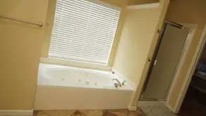 Massive house; corporate, work crew and family friendly. - Image 5