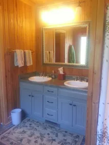 Belle maison rustique au bord du lac, 4 kayaks, flotteurs, location de ponton, Wi-Fi gratuit - Image 2