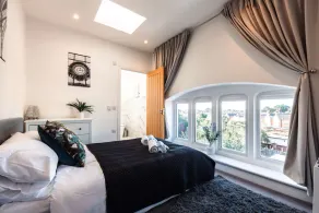 Relaxing 1 Bedroom Apartment - Image 5
