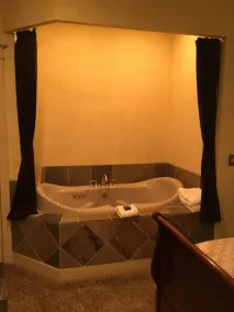Far View - A Bed & Breakfast Estate - Image 3