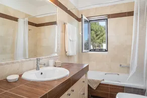 Casa De Miro - Image 2
