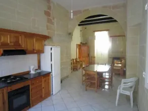 Shared cauchi corner house with roof top pool and pay per use aircondition - Image 3